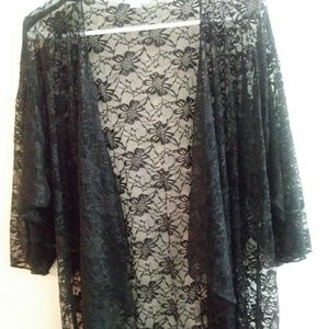 NWOT LuLaRoe Medium black lace Shirley